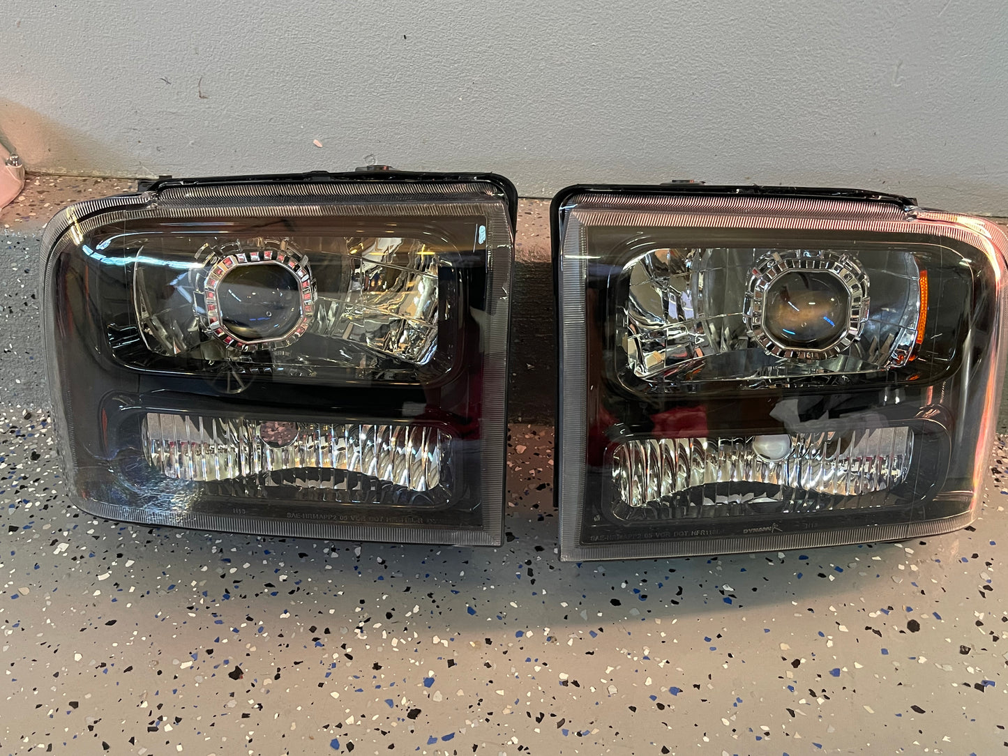 99-07 Ford F250/F350 Superduty/Excursion Headlight HID Retrofit