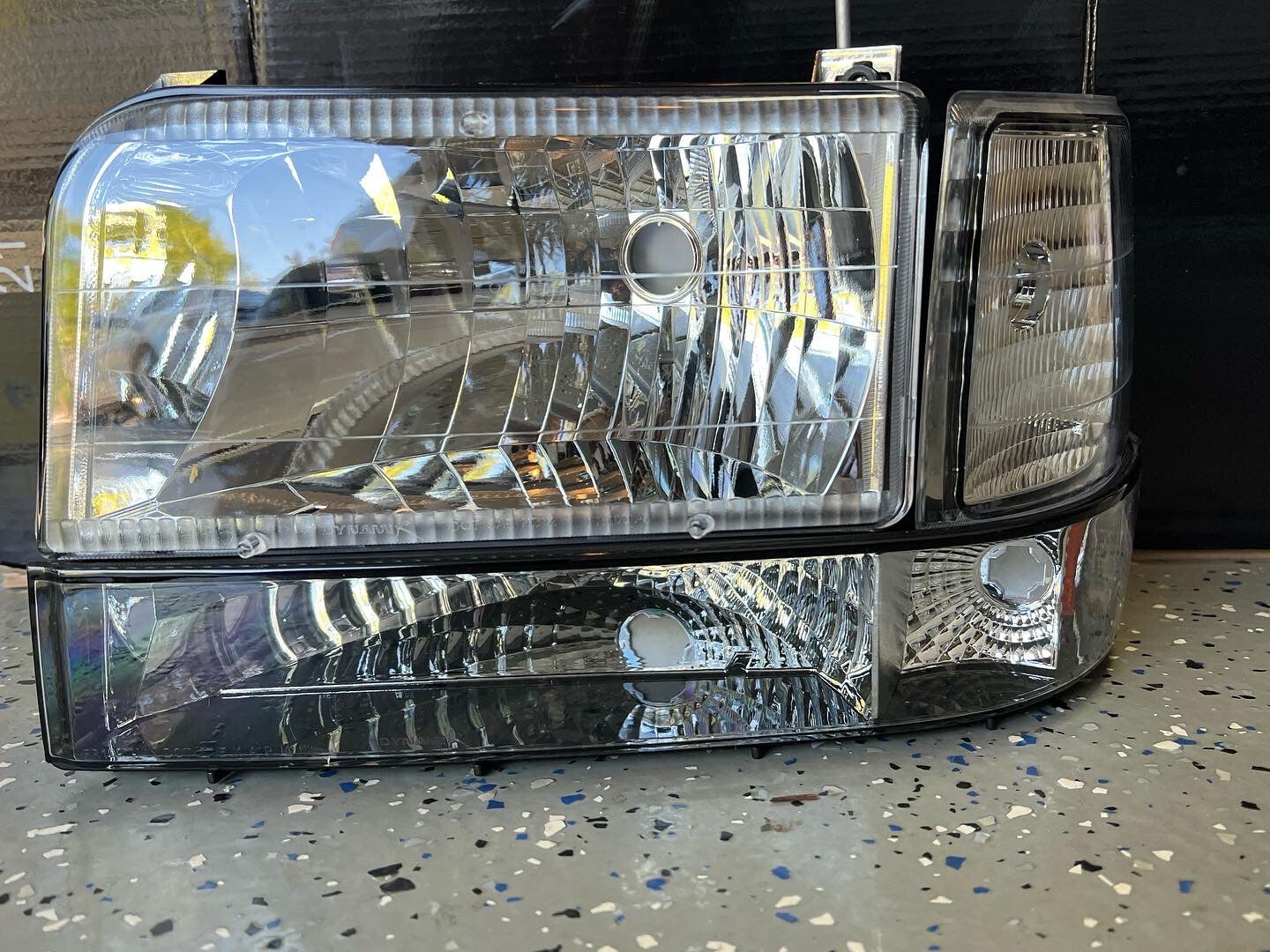 92-97 Ford OBS F150/F250/F350 and Bronco 3 piece Chrome Headlights