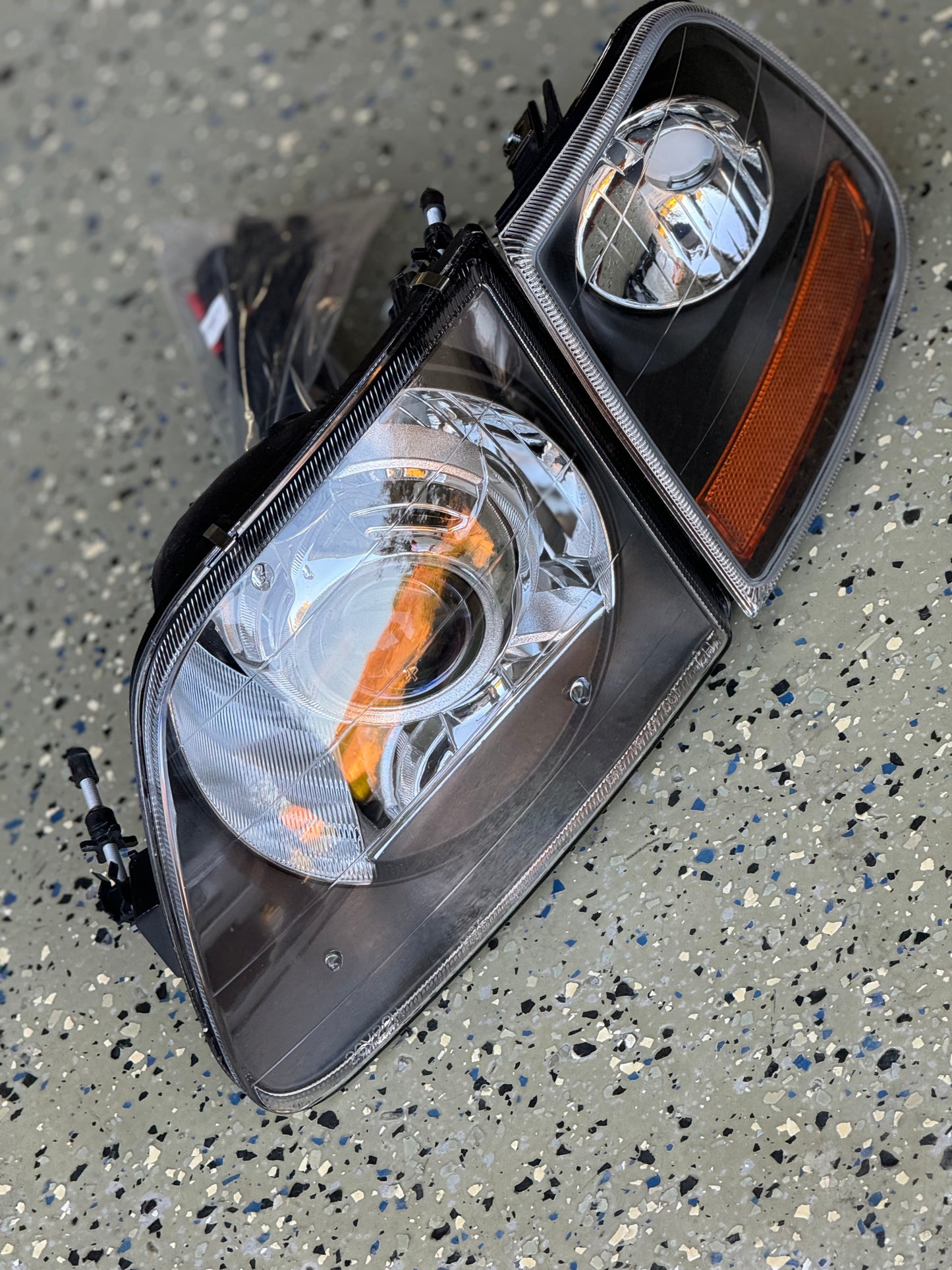 97-03 Ford F150/Expedition retrofit - HID Projector