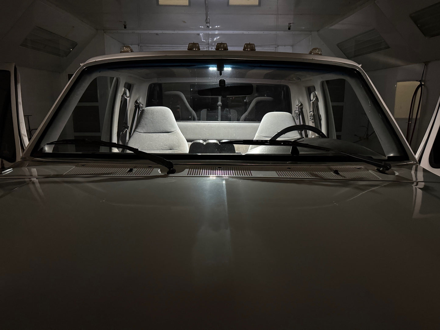 OBS FORD DOME LIGHT HOUSING